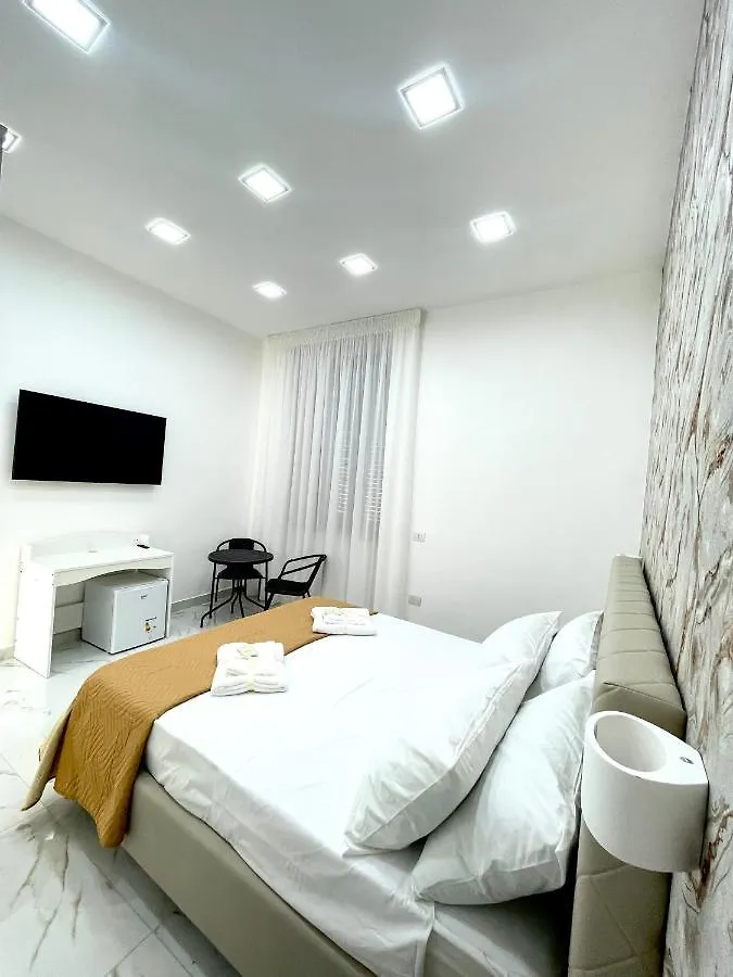 Raffy House Bed & Breakfast Naples Italy
